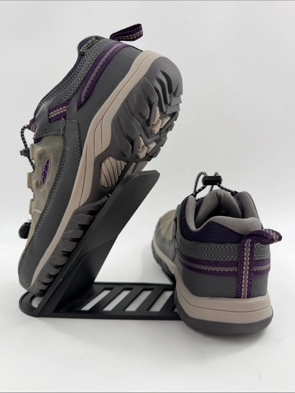 KEEN Kids' Targhee Low Waterproof Hiking Shoe Magnet/Tillandsia Purple Youth 3